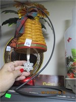 2000 Longaberger Mistletoe Basket & Stand