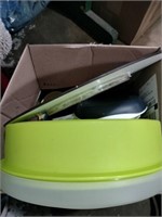 Lot of kitchen ware