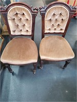 (2) Vintage Sitting Chairs