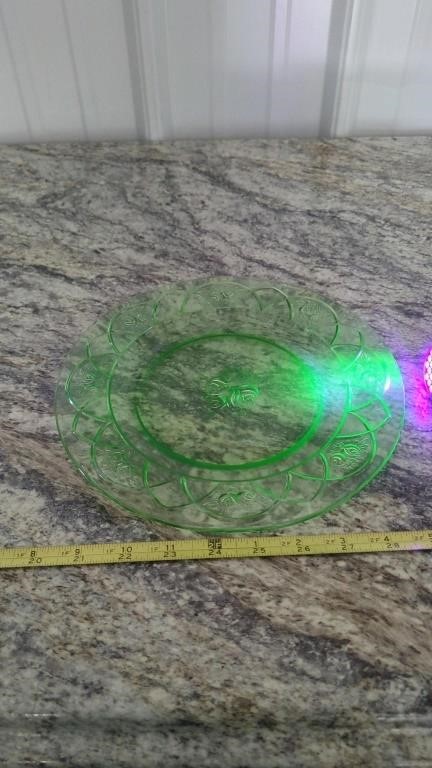 URANIUM GLASS PLATE