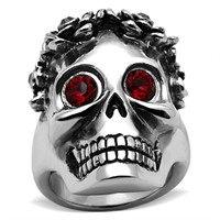 Interesting .10ct Garnet & Onyx Skull Ring