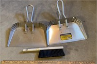 2 large aluminum dust pans and broom