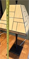 L - STAINED GLASS TABLE LAMP (O5)