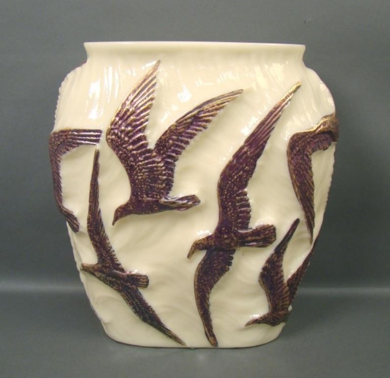 Consol. Burnished Gold/ Custard Seagulls Lg. Vase