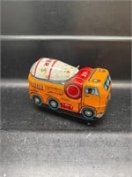 Vintage Tiny Japan Tin Wind-Up Mixer Truck Toy