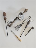 VTG LOT OF BROWN HANDLED TOOLS AND UTENSILS