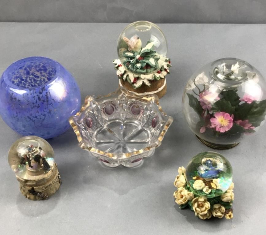 Glass globes & displays