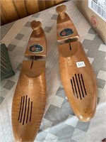 SIZE 10 WOODEN SHOE TREES