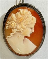 BEAUTIFUL ANTIQUE CAMEO BROOCH - PENDENT & CHAIN
