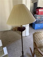 Floor lamp comes with an extra lampshade