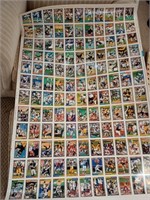 Sheet of 132 football cards 43x28 Topps