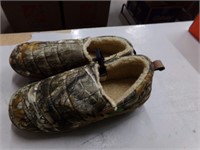 Size 8 camo slippers