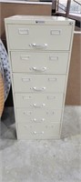 File cabnet. 6 drawers. 21 x 261/2 x 511/2