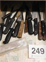 Kitchen knives & whet stone