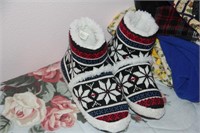 Women's sweater-style house shoes
