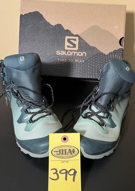 New Salomon Women's Hiking Boots Size 8