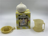 Eggstractor garlic, or onion, keeper vintage