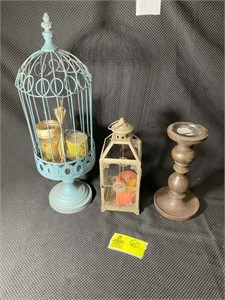 GROUP OF MISC DECORATIVE ITEMS TO INCLUDE A BIRD C