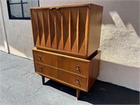 American of Martinsville Chest of Drawers