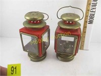 2 LANTERNS