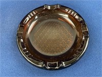 Amber cigar ashtray with diamond pattern bottom