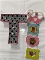 LETTER T AND PICTURE FRAME