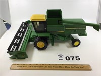 JOHN DEERE METAL TURBO COMBINE TOY W BEAN HEAD