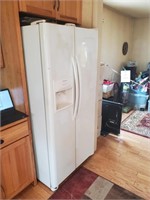 Frigidaire Double Door Frig w/ Ice Maker-