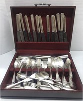 Group of Rogers brothers in Oneida flatware