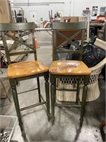 PAIR OF WOOD COUNTER CHAIRS, SEAT HEIGHT 29"