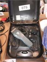 ELECTRIC HAIR CLIPPERS W/ ATTACHMENTS & CASE