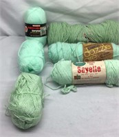 D1) SEVEN SKEIN GREEN YARN