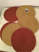 6 woven Placemats