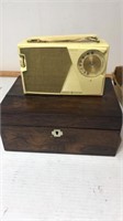 Ge radio. Wood box