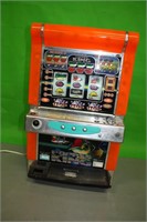 Popper King Token Slot Machine, Japan, Works