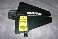 Shure UA870A 14 Inch Active UHF Wireless Direction