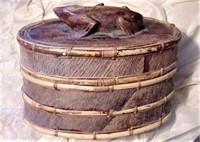 Salamander on Vintage Bamboo Wood Potpourri Box