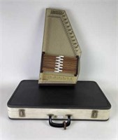 Oscar Schmidt Autoharp in Case