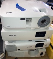 4 Epson Projectors