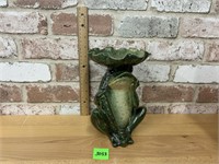 Ceramic frog statute with leaf