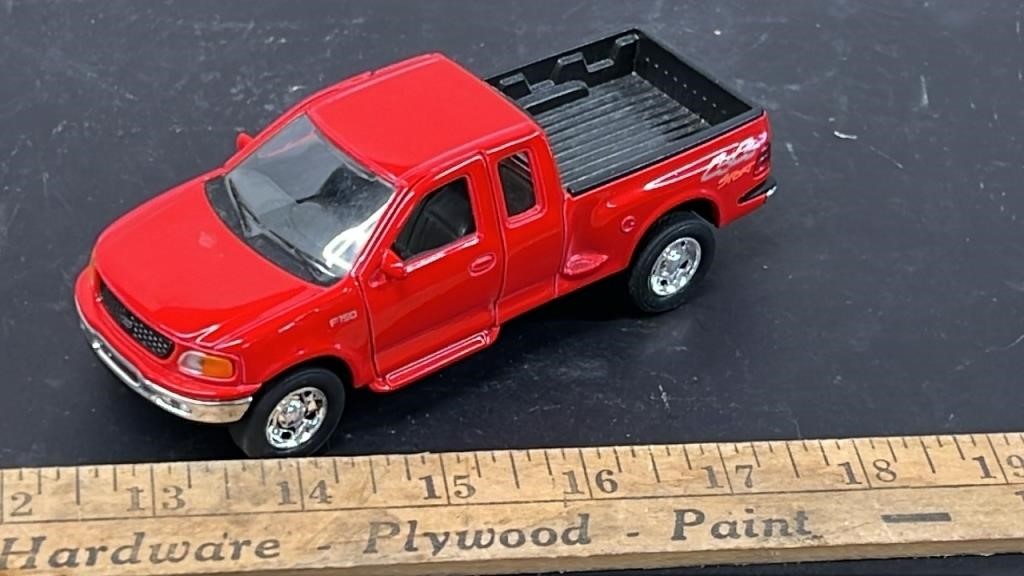 WELLY 1/32 scale Ford F150 Pick Up.