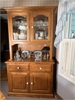 Hutch / Cabinet - CONTENTS NOT INCLUDED