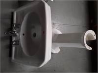 PEDESTAL SINK WITH FAUCET