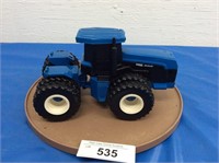 Ertl New Holland 9682 Versatile Tractor, no box