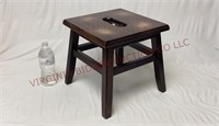 Wooden Step Stool with Center Handle