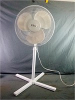 Classic 16" Pedestal Fan with Adjustable Height
