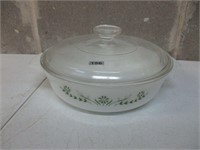 USA Round Baking Dish with Lid