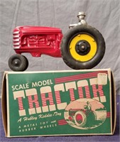 LN Boxed Hubley 475 Tractor