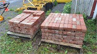 2 PALLETS W/APX. 650 RED BRICKS -7.5 X 3.5 X 2.25"