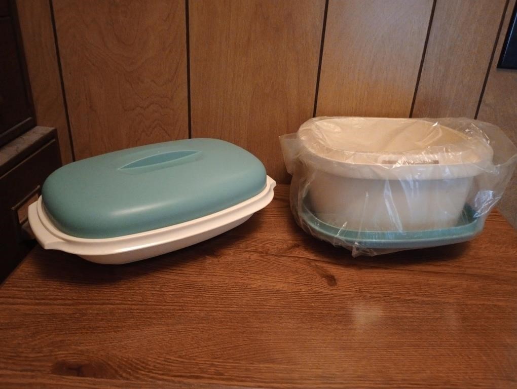 2 Tupperware new /  like new microwave streamers